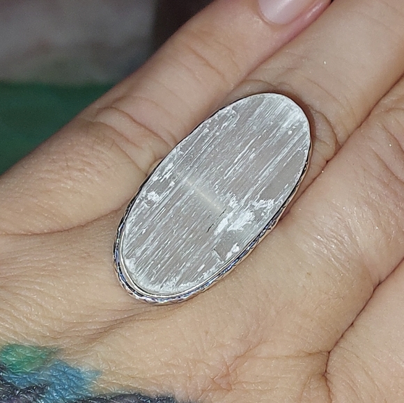 Oval Rough Cut Selenite Ring Size 7 - Picture 3 of 6